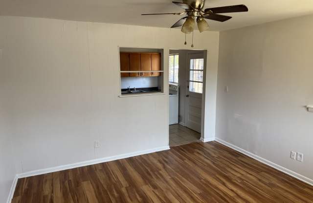 1001 North Hickory Street - 2 Gallery 2