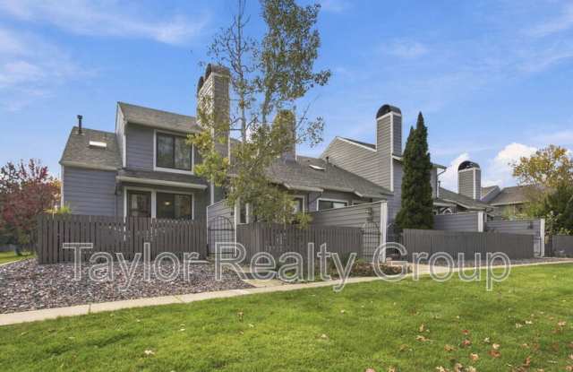 284 South Taft Court - 76 Gallery 1