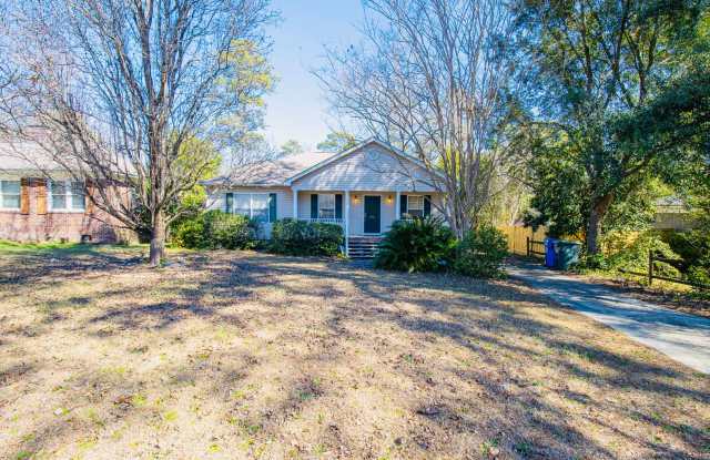 Charming 3 Bedroom, 2 Bathroom in Rosewood - Available May 2026! photos photos