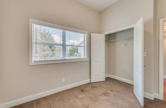 1567 Laurel Park Place Gallery 2