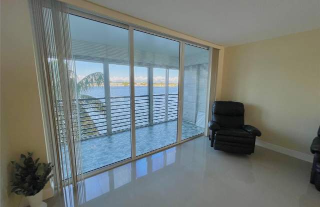 1175 NE Miami Gardens Drive Gallery 4