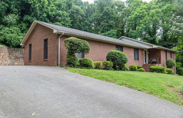 New Listing! photos photos