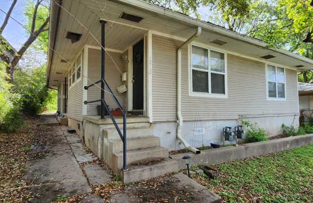 Top of the line 6 bed in West Campus!!! 1913!!! photos photos Top of the line 6 bed in West Campus!!! 1913!!! photos photos