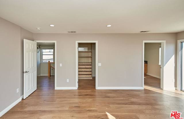 1003 FIGUEROA Terrace Gallery 3