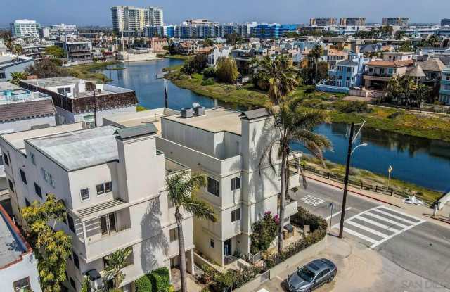 29 Lighthouse Street - 29 Lighthouse Street, Los Angeles, CA 90292