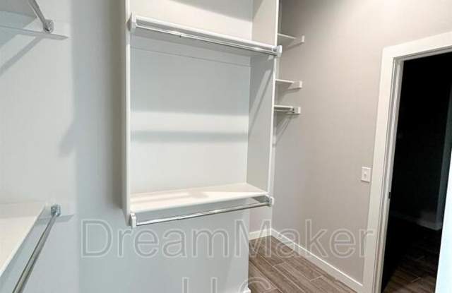 5329 Red Maple Ave Gallery 4