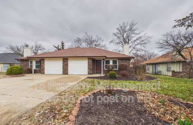 506 SE Lee Haven - 506 Southeast Lee Haven Drive, Lee's Summit, MO 64063