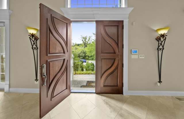 12697 Southwest Highway Gallery 4