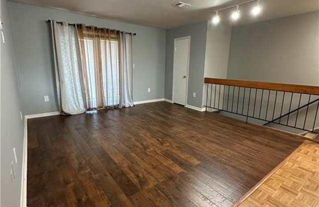404 N Oaks Boulevard Gallery 3