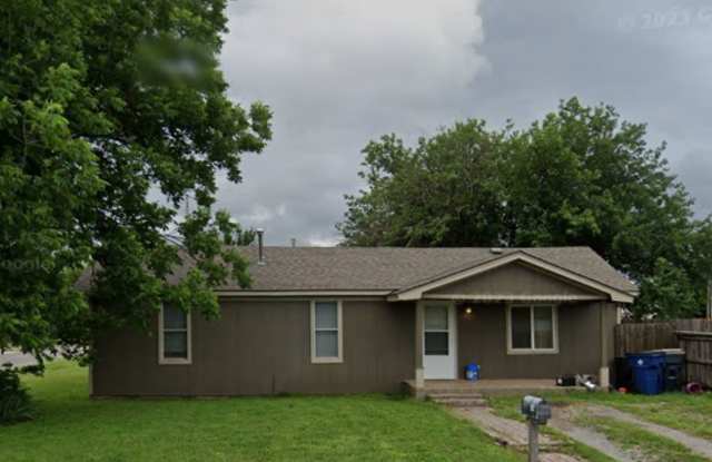 812 4th ST Elgin Ok photos photos