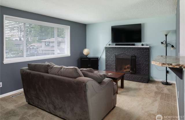 19105 60th Street East Gallery 4