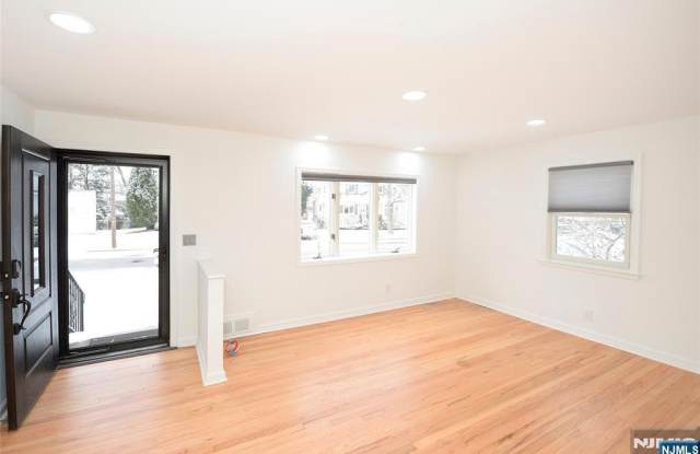 39-17 Pellington Drive Gallery 2