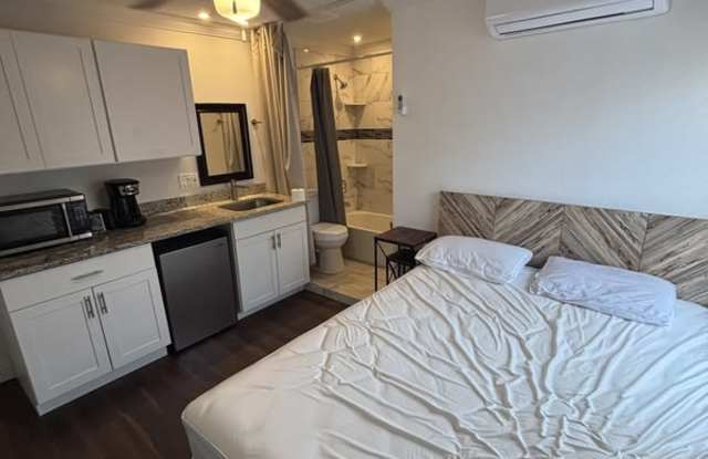 1624 Coral Way Unit C Gallery 3