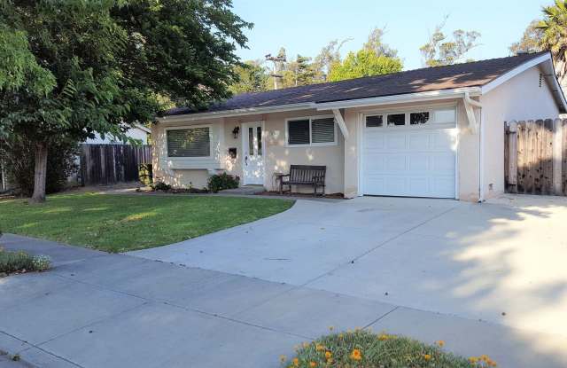 3 Bedroom with Fenced Yard in Laguna Lake photos photos