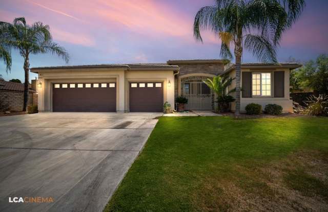 4 Bedroom/2.5 Home with Office and Solar in Rio Bravo Country Club - $2995 per month! Gallery 3