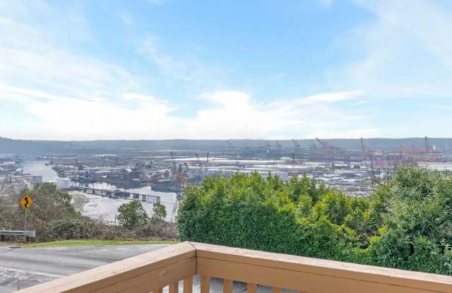 Newly renovated 2 BR Apartment with Stunning Views in Tacoma photos photos