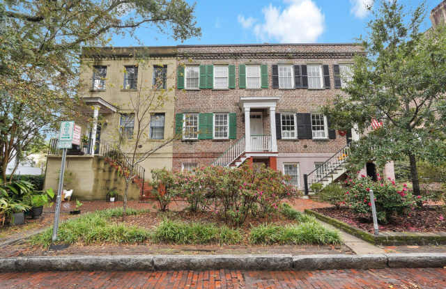 2 BED | 2 BATH | PRIVATE DECK | HISTORIC DISTRICT | AVAILABLE MAY 2026 photos photos