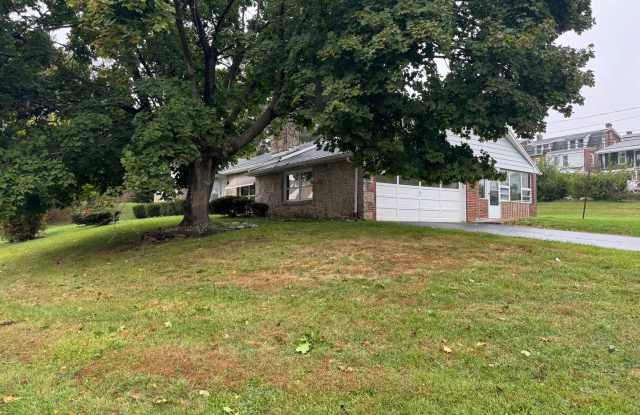 Stunning 3-bedroom, 3-bathroom single family home Gallery 4