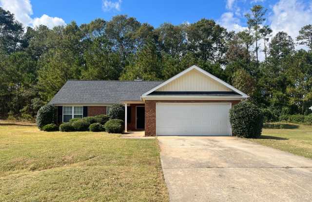 Renovated 3BR 2BA Home w/ 2-Car Garage • Open-View Kitchen • Garden Tub in Griffin photos photos