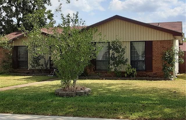 810 Roaming Road Drive - 810 Roaming Road Drive, Allen, TX 75002