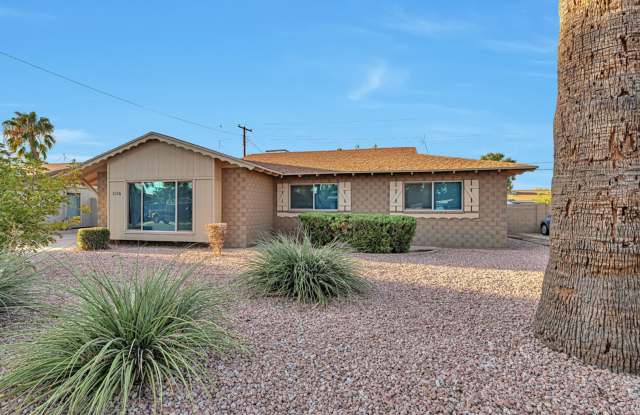 3 BEDROOMS 2 BATHS! GRASS YARD! photos photos