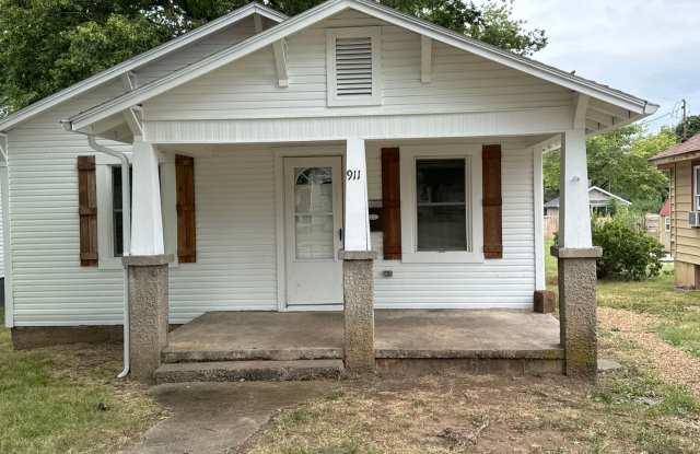 2 Bedroom 1 Bath House $825! Adorable! photos photos