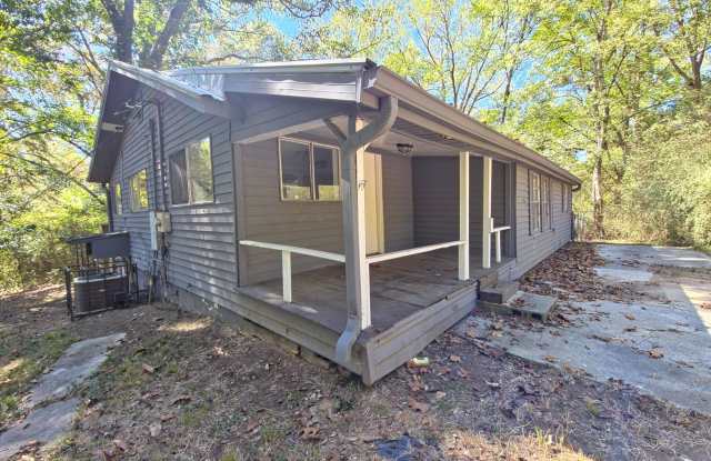 Charming 3-Bedroom Home Surrounded by Nature in Jasper! Gallery 4