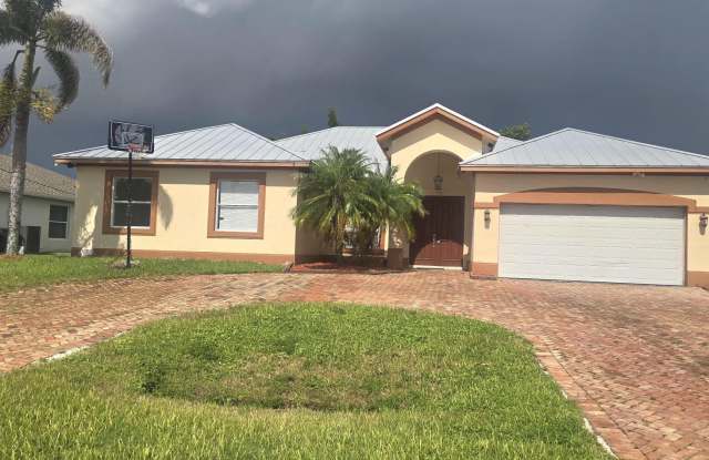2449 SW Savage Boulevard photos photos