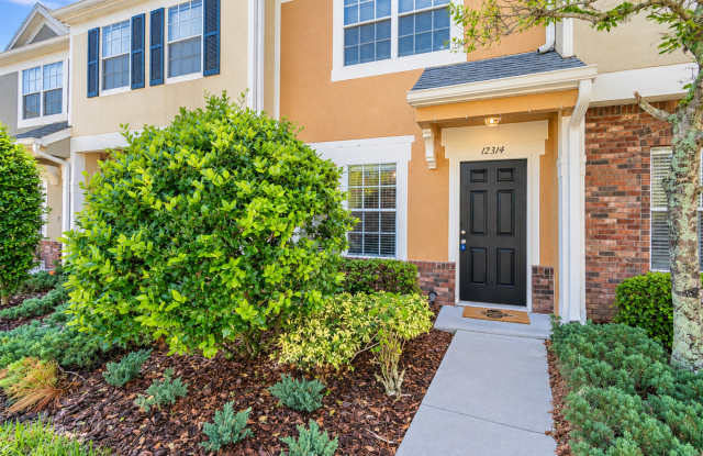 Wonderful 2BD/1.5BTH Townhome in Westchase! Gallery 1