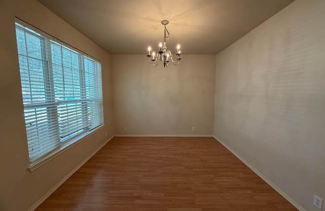 Spacious 5/3.5 Home- Move In Ready! Gallery 4