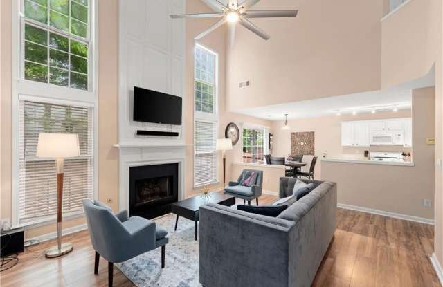 13601 Weycroft Circle Gallery 4