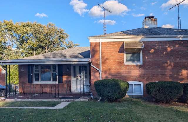 3 bd 1 3/4 bath home Crest Hill - 1710 North Raynor Avenue, Crest Hill, IL 60403