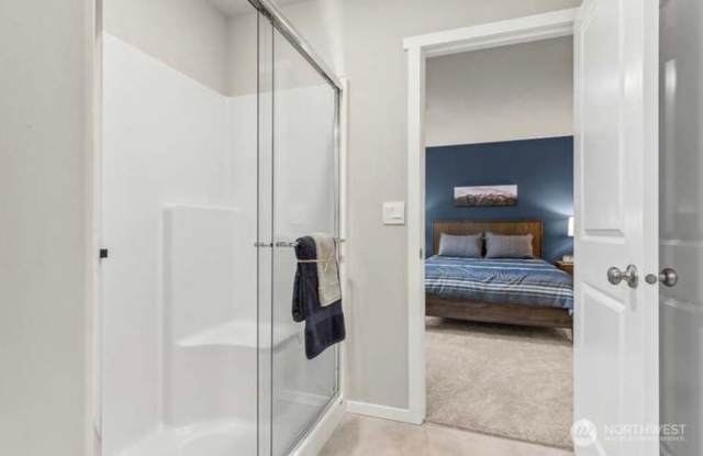 Brand new construction sfh in the heart of east bremerton Gallery 4