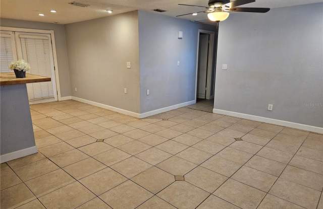 5570 90TH AVENUE N Gallery 4