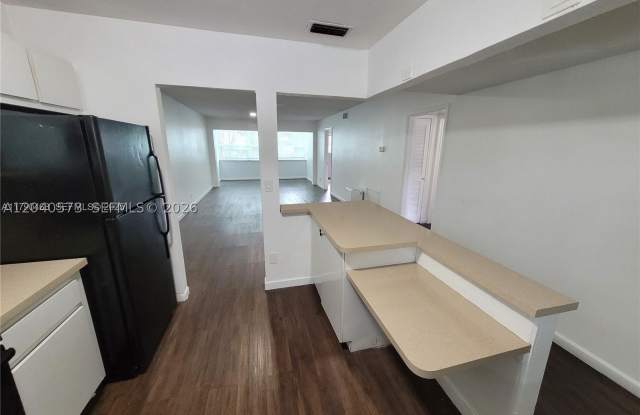 2832 W Fillmore St photos photos