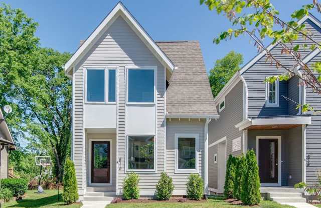 Luxurious 4BR Home Close to 12 South photos photos