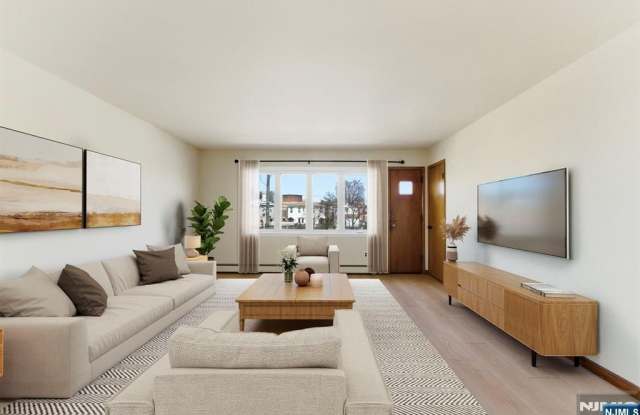 370 Henry Street photos photos