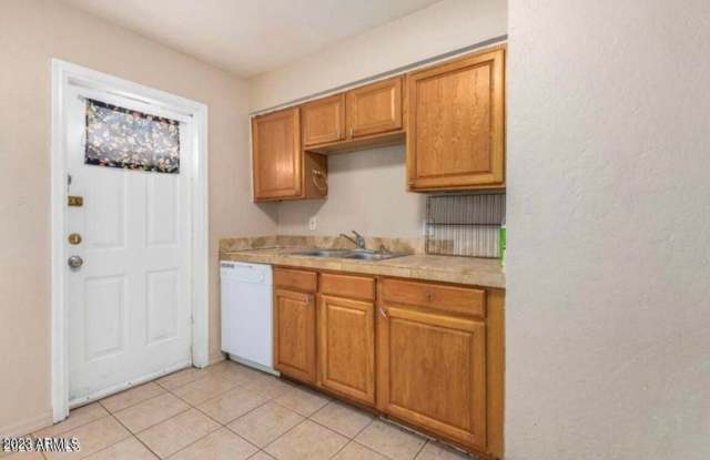 Nice 3 bedroom 2 bath! Gallery 4