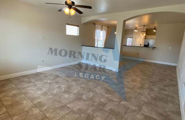 Beautiful 3 Bed in Del West - SOLAR! Gallery 3