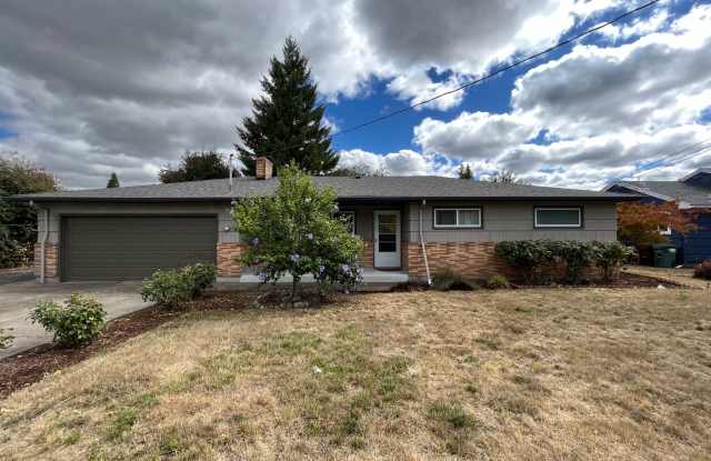 Charming 3Bd + 1.5Ba Ranch Home in Hillsboro!! ~ Landscape Included ,A/C, RV Parking and More! - 530 Southeast 12th Avenue, Hillsboro, OR 97123