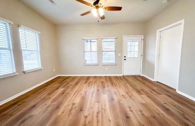 3bd/2ba Home for Rent - Gentry Charmer! Gallery 3