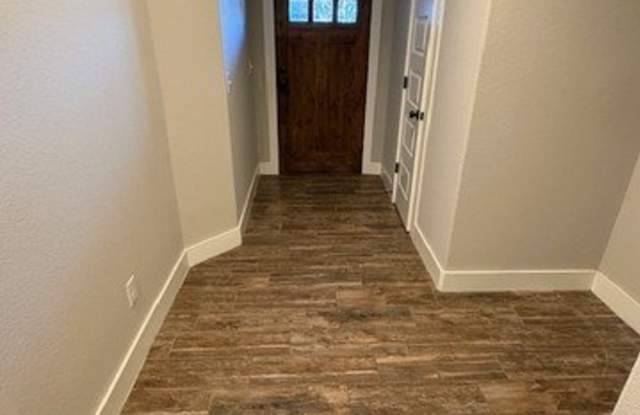 1803 SW Stonegrove Road Gallery 3