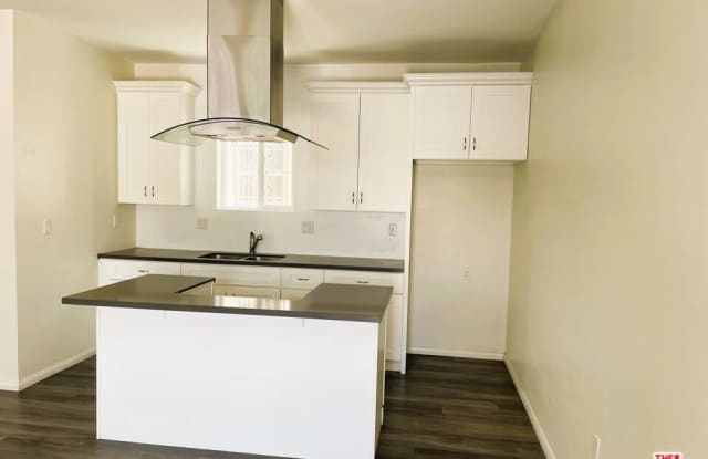 1106 W 91st St photos photos