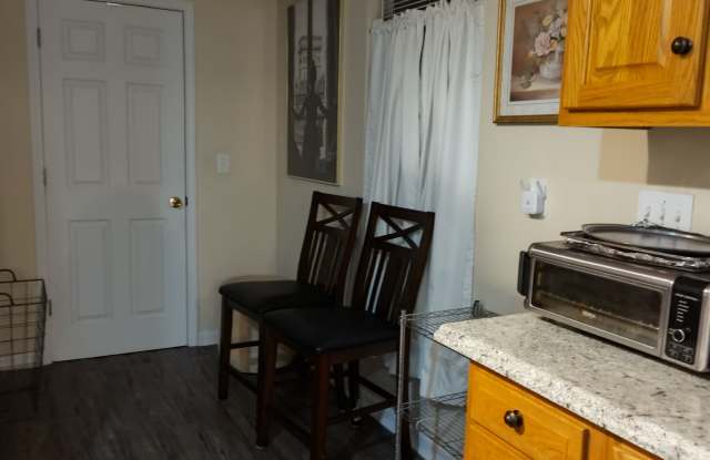 3101 Hikes Ln Gallery 4