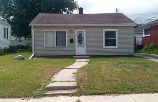 4521 Victory Ave photos photos