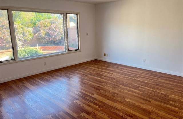 5991 Lemon Avenue Gallery 3