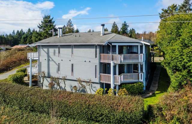 Water view 4 plex close to Silverdale and Public Transportation. - 8160 Knute Ln NW, Silverdale, WA 98383