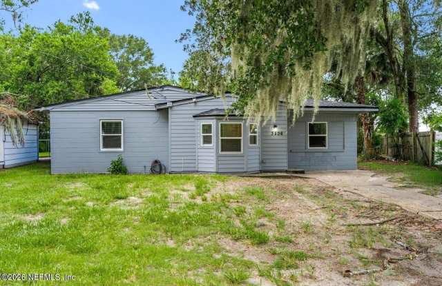 3406 EVE Drive W Gallery 3