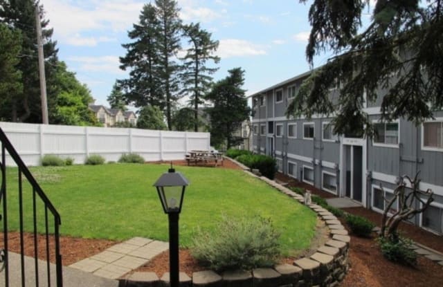 Crestwood Courts Gallery 3