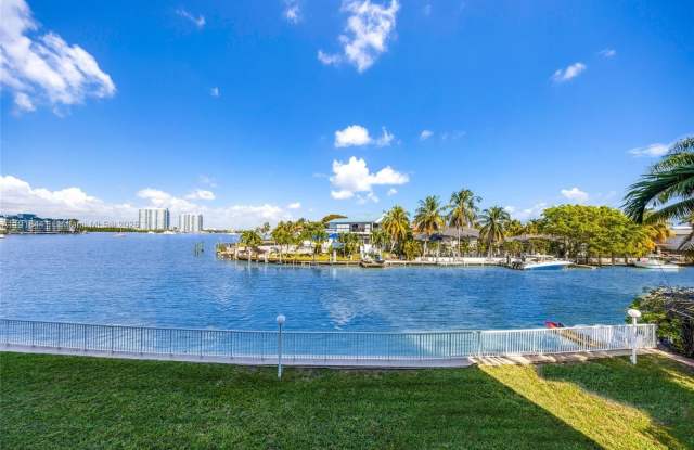 2841 NE 163rd  St photos photos